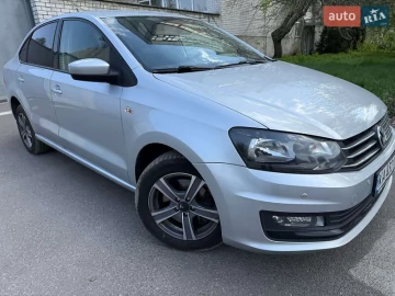 Авто Volkswagen Polo 2017 № 7628032