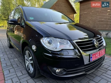 Авто Volkswagen Touran 2010 № 7628047