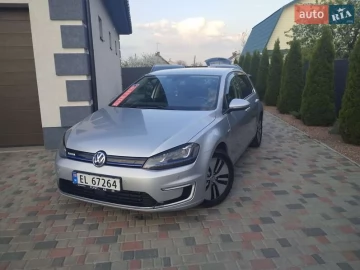 Авто Volkswagen E-Golf 2015 № 7628355