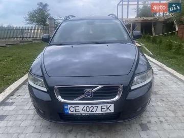 Авто Volvo V50 2010 № 7629087