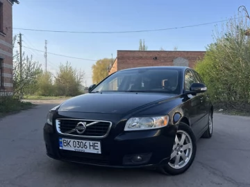 Авто Volvo V50 2011 № 7629102