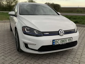 Авто Volkswagen E-Golf 2015 № 7629153