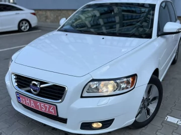 Авто Volvo V50 2011 № 7629373