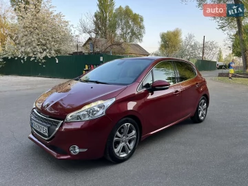 Авто Peugeot 208 2013 № 7629576