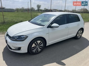 Авто Volkswagen E-Golf 2017 № 7629674