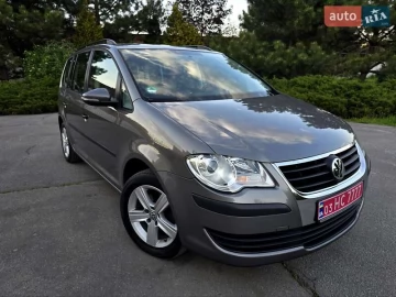 Авто Volkswagen Touran 2010 № 7630627