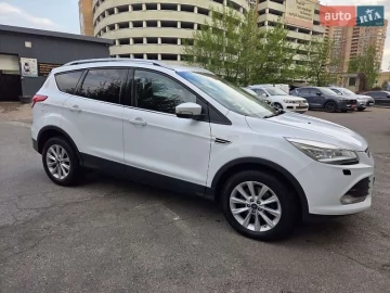Авто Ford Kuga 2015 № 7630713