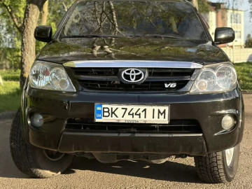 Авто Toyota Fortuner 2005 № 7631184