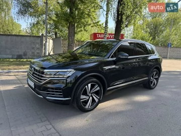 Авто Volkswagen Touareg 2018 № 7631278