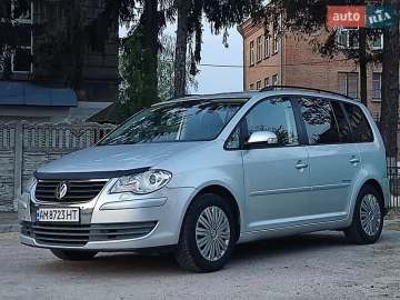 Авто Volkswagen Touran 2009 № 7631454