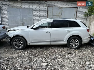Авто Audi Q7 2017 № 7631478