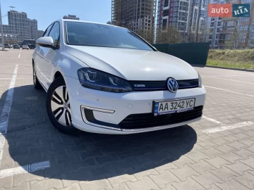 Авто Volkswagen E-Golf 2014 № 7632139