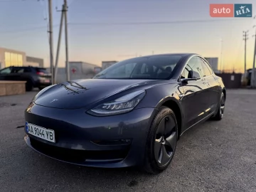 Авто Tesla Model 3 2018 № 7632177