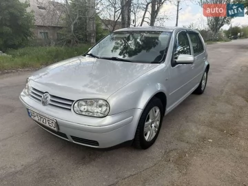Авто Volkswagen Golf 2000 № 7632264