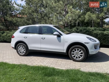 Авто Porsche Cayenne 2012 № 7633869