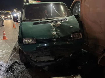 Авто Volkswagen Transporter 2000 № 7634730