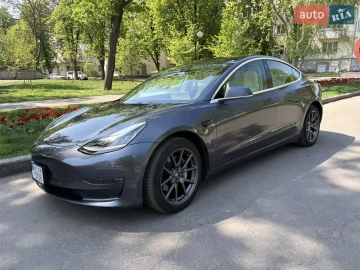 Авто Tesla Model 3 2018 № 7634908