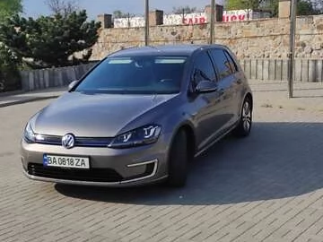 Авто Volkswagen E-Golf 2015 № 7635068