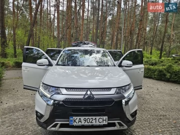 Авто Mitsubishi Outlander 2021 № 7635412