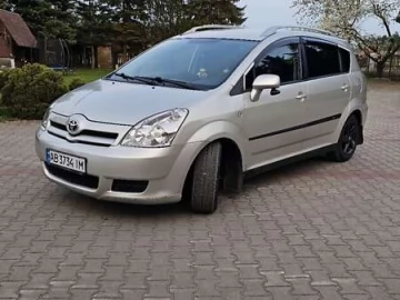 Авто Toyota Corolla Verso 2004 № 7635795