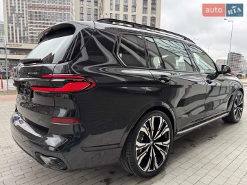 Авто BMW X7 2024 № 7636098