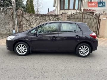 Авто Toyota Auris 2010 № 7636112