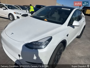 Авто Tesla Model Y 2023 № 7636315