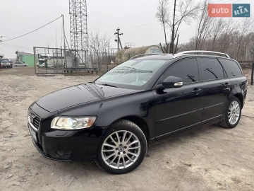 Авто Volvo V50 2010 № 7636452