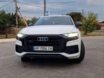 Авто Audi Q8 2021 № 7636906