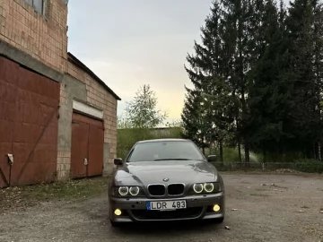 Авто BMW 5 Series 2002 № 7637071