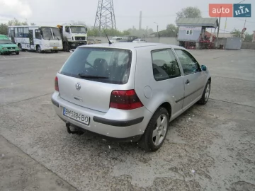 Авто Volkswagen Golf 2000 № 7637290