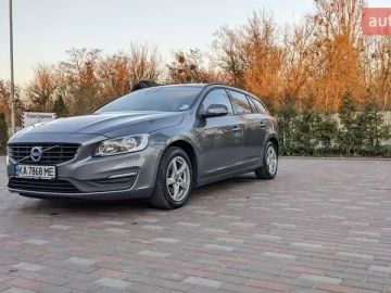 Авто Volvo V60 2018 № 7637416
