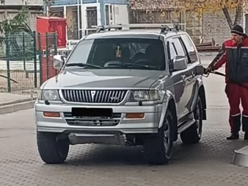 Авто Mitsubishi Pajero 1999 № 7637774