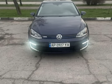 Авто Volkswagen E-Golf 2015 № 7638060