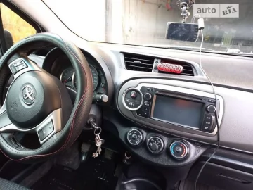 Авто Toyota Yaris 2011 № 7638331