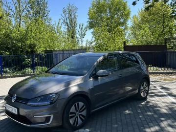 Авто Volkswagen E-Golf 2015 № 7639062