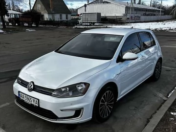 Авто Volkswagen E-Golf 2015 № 7639064