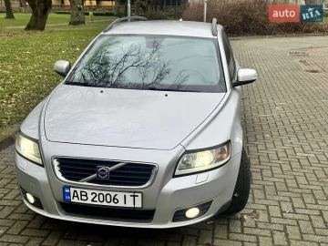 Авто Volvo V50 2007 № 7639196