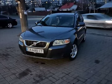 Авто Volvo V50 2010 № 7639218
