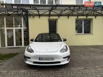 Авто Tesla Model 3 2021 № 7639566