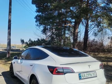 Авто Tesla Model 3 2023 № 7640247