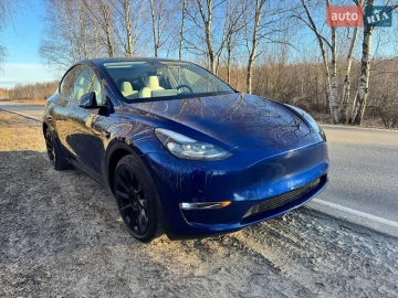 Авто Tesla Model Y 2023 № 7640250