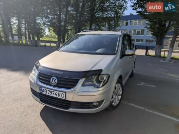 Авто Volkswagen Touran 2009 № 7641107