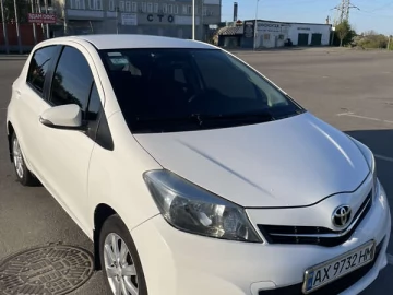 Авто Toyota Yaris 2014 № 7641664
