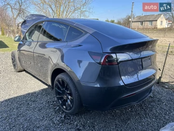 Авто Tesla Model Y 2023 № 7641757
