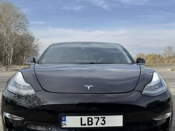 Авто Tesla Model 3 2019 № 7642109