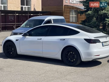 Авто Tesla Model 3 2021 № 7642319