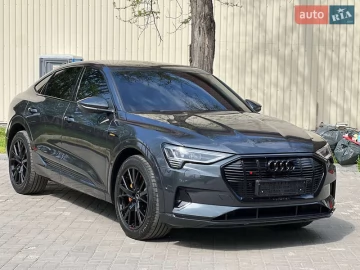 Авто Audi E-Tron 2022 № 7642437