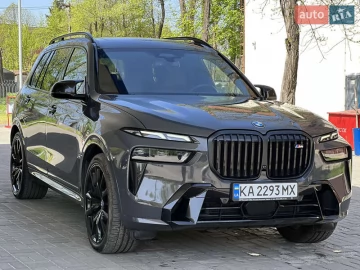 Авто BMW X7 2023 № 7642441