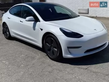Авто Tesla Model 3 2023 № 7643348